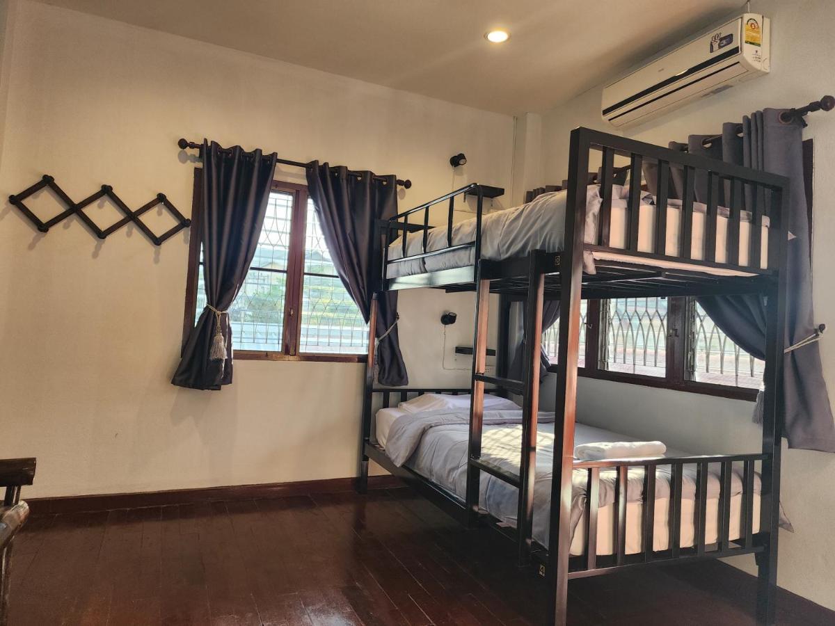 Blue Moon House - A Budget Hostel For Easy Travellers Chiang Mai Eksteriør bilde