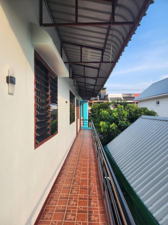 Blue Moon House - A Budget Hostel For Easy Travellers Chiang Mai Eksteriør bilde