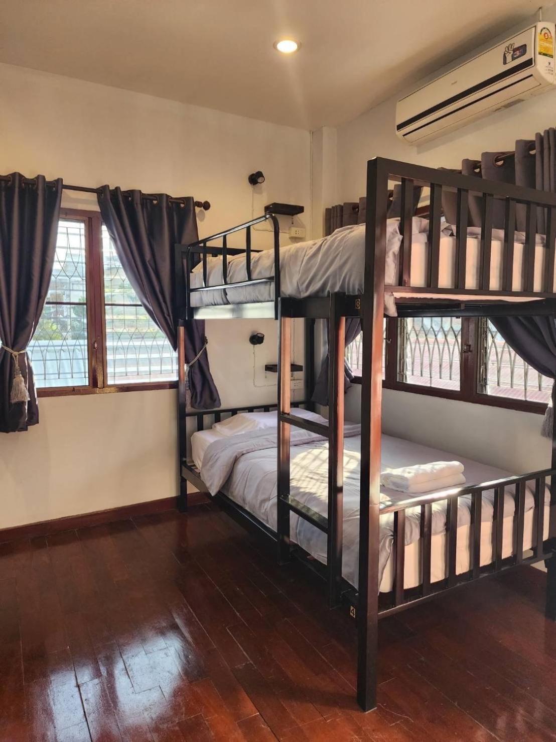 Blue Moon House - A Budget Hostel For Easy Travellers Chiang Mai Eksteriør bilde